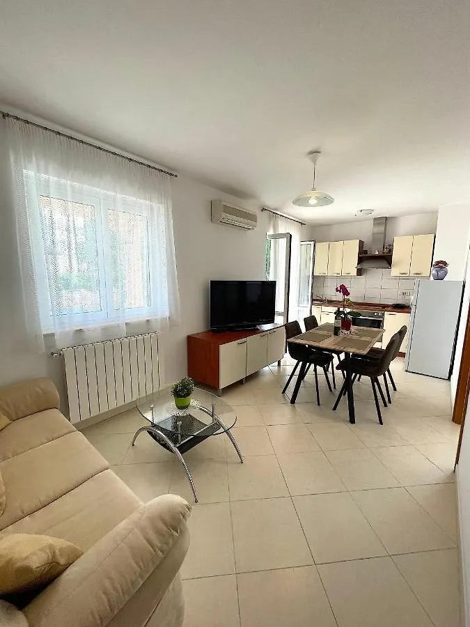 Avelanda Apartment Labin